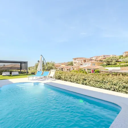 Perseo Vacanze Poggio Dei Fiori Con Piscina Privata בית נופש אולביה