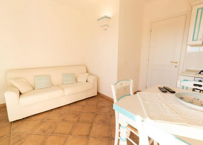 Perseo Vacanze Poggio Dei Fiori Con Piscina Privata Hébergement de vacances Olbia